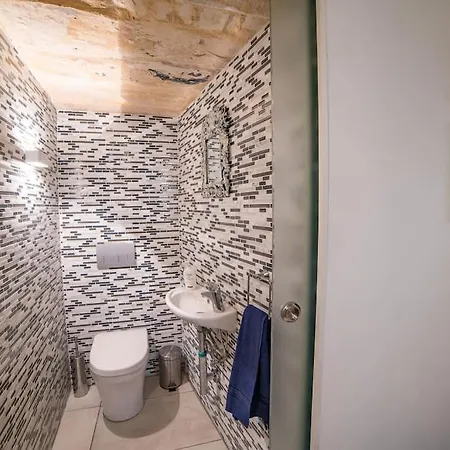 Apartment Ta- The Artist Valletta